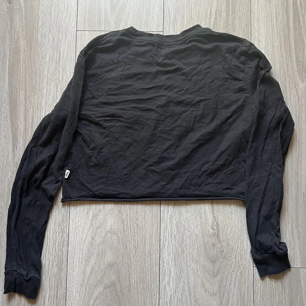 Vans Off the Wall Cropped Long Sleeve T-Shirt Tee Black Floral Skull Pattern - Picture 7 of 7